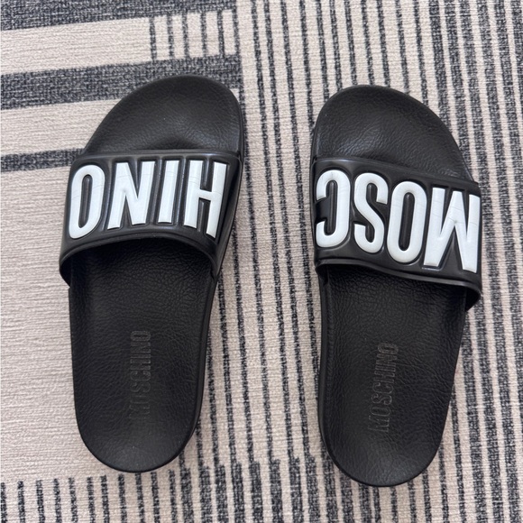 Moschino Black and White Logo Slides - Picture 3 of 5